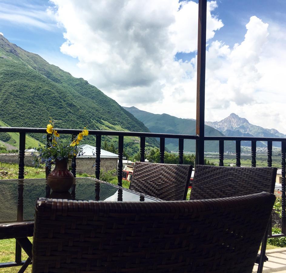 Cherry Hotel Kazbegi Exterior foto